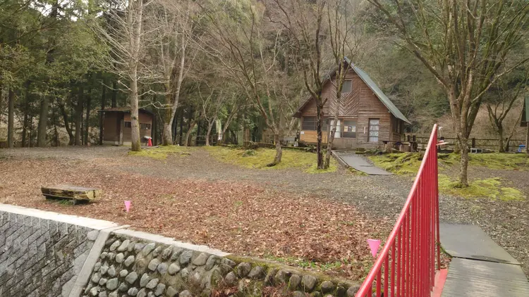 管理棟遠景